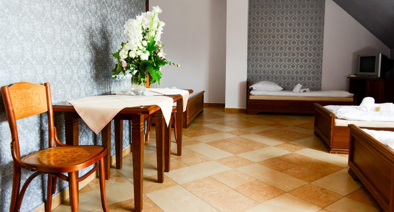 Dworek Emilli Wieliczka Ngoại thất bức ảnh